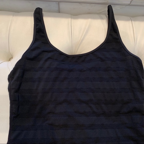Lululemon black stripe tank 4 - Picture 2 of 4